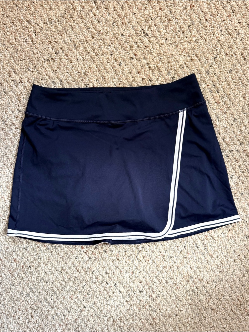 Athleta Crosscourt High Rise Tipped 14” Skirt | Navy White | Large